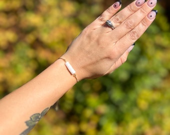 White beaded bracelet