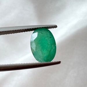3.6 carat Fine Natural Green Emerald From Zambian Mines, Oval Faceted Emerald Loose Stone Sizing 12 x 8 x 4 mm, Precious Emerald Gemstone