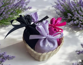Handmade Lavender Sachets: Aromatherapy Relaxation Pouches