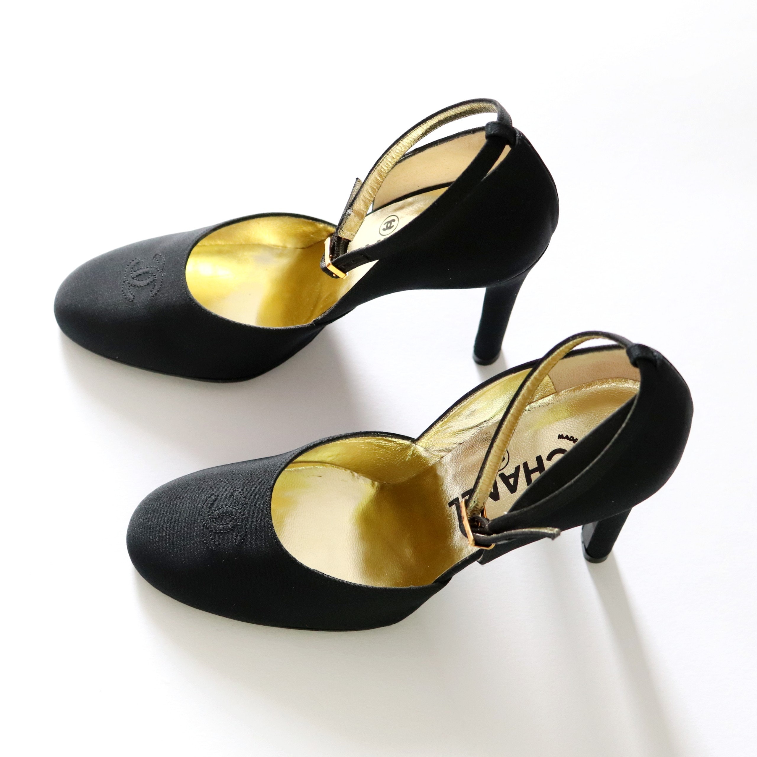 Auth CHANEL Vintage Black High Heels With Iconic Chanel Logo Auth CHANEL Vintage Black High Heels With Iconic Chanel Logo