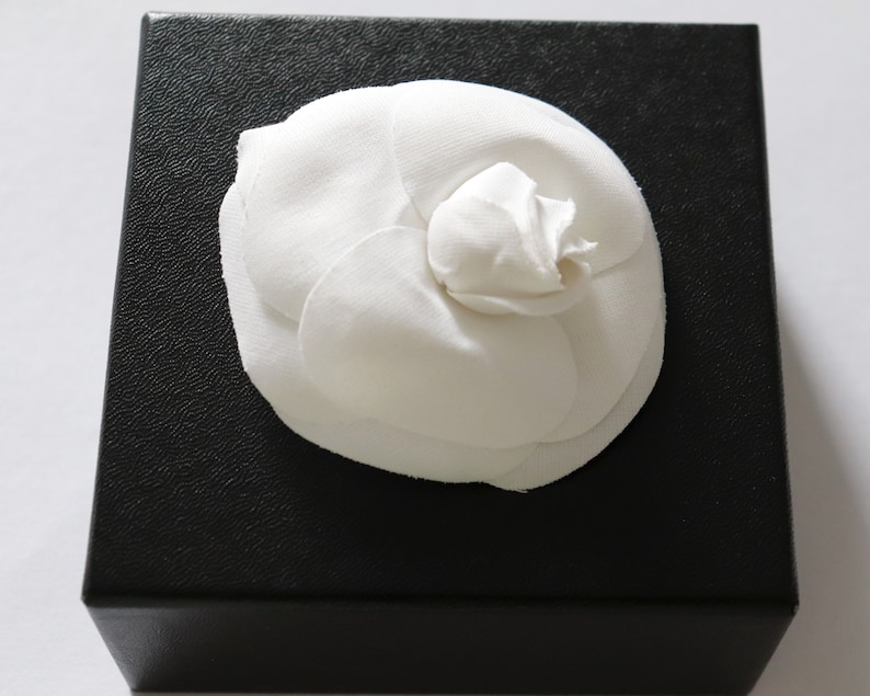Auth CHANEL Haute Couture White Camellia Brooch Vintage Chanel Fabric Camellia Brooch/Pin with authentic Chanel plate made in France image 2