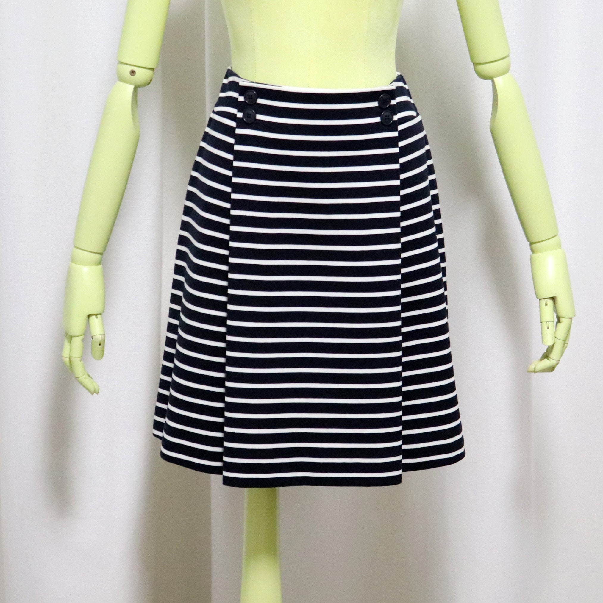 Saia vintage Christian Dior, nova com etiquetas | Saia listrada de algodão com corte A e bolsos | Saia acima do joelho, tamanho Itália 38 EUA 6