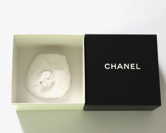 Studio Blog: Style inspo, The Chanel Brooch