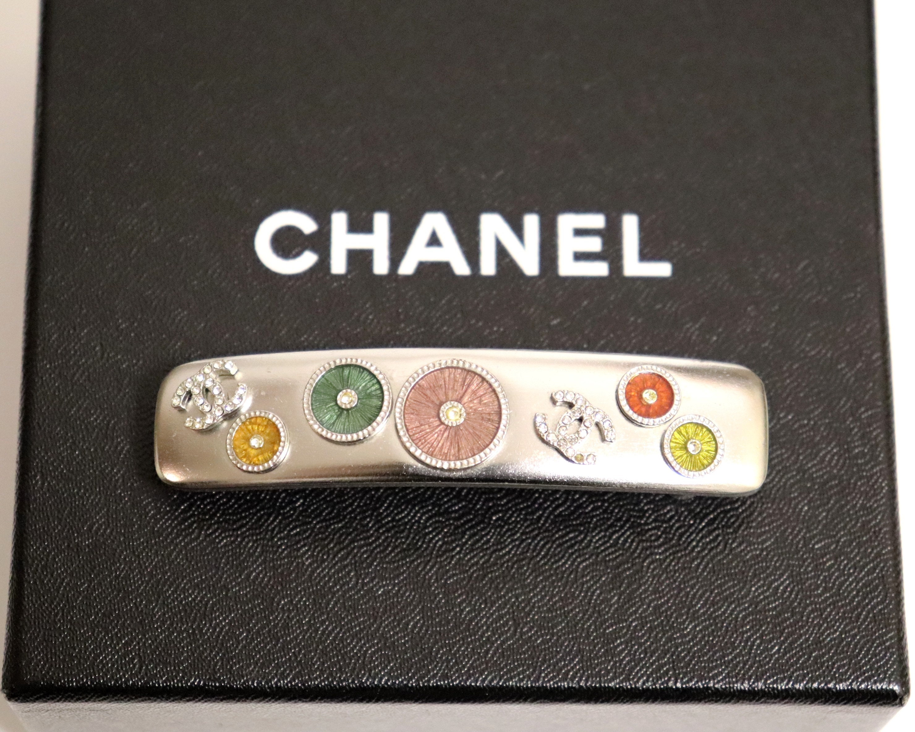 Pre-owned Chanel Metal Hair Accessory In Silver