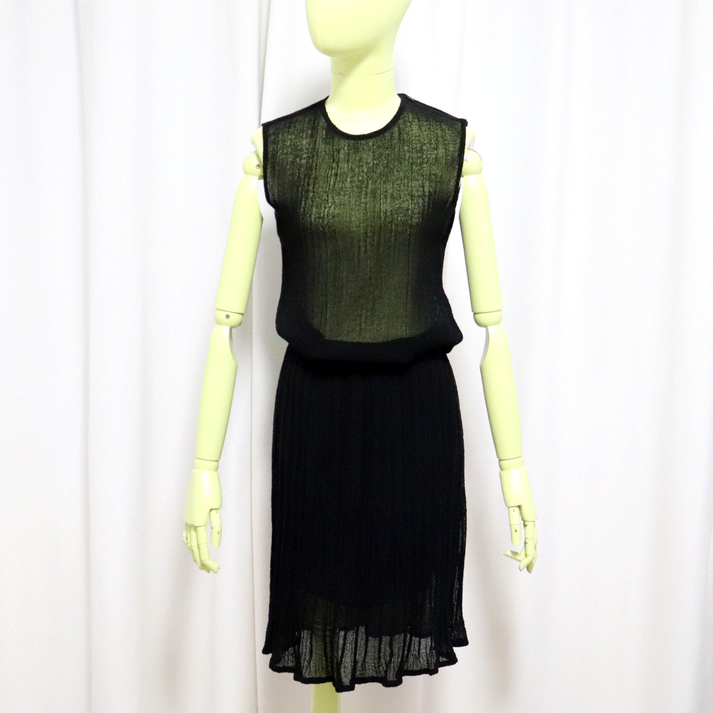 JUNKO SHIMADA Two-Piece Suit | Pleated Knee Length Skirt and Sleeveless Blouse Black Suit by Japanese Brand | Thin Knit Wool Suit Size 38