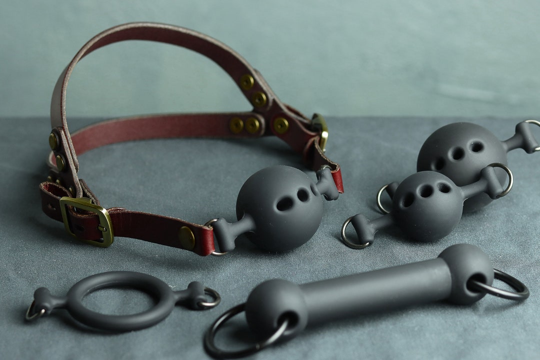 Versatile Oxblood 5-Gag Set by Sabersmyth: Unleash Sensory Exploration in Comfort & Style
