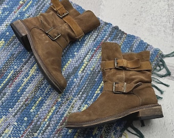 Vintage Suede Thrashed Boots With Straps