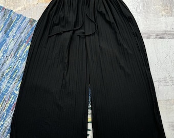 Pantalones plisados estilo paracaídas vintage