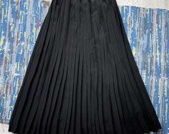 Vintage Black Pleated Maxi Skirt Women High Waist A Line Long Skirt Minimalist Classic Elegant