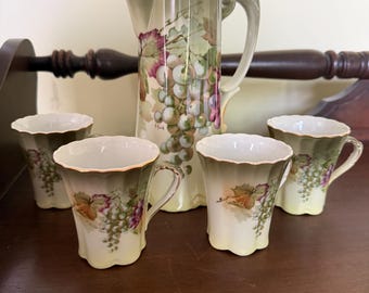 Ensemble de chocolats vintage A C avec motif raisin