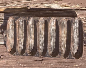 Vintage Wagner Ware Krusty Korn Kobs Cast Iron