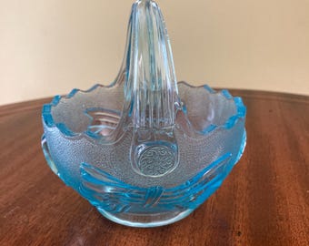 Vintage Imperial Glasknöpfe und Bögen Blauer Korb