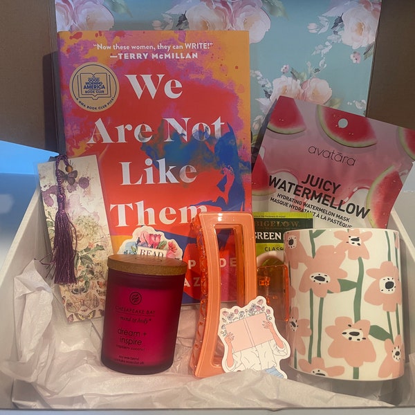 Blind Date with a Book Box: Used Book, Bookmark & Surprise Gift