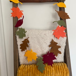 Herbstlaub Girlande | Filz Herbst Blätter | Gemütliches, wiederverwendbares Herbst Wohndekor | Party, Hosting, Dusche, Hochzeitsdekoration | Handgemacht für Sie