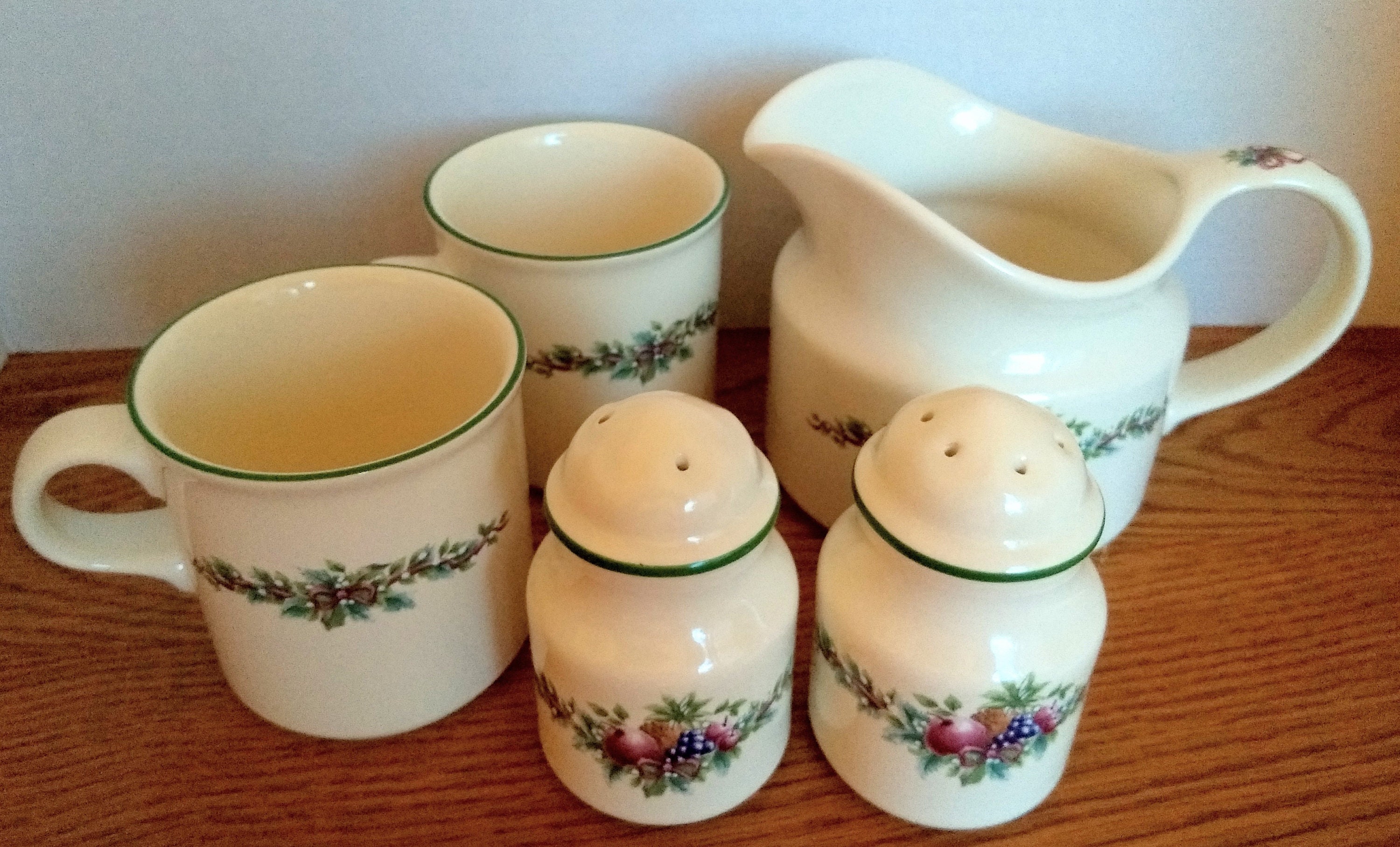 Christmas Retired Pfaltzgraff Holly Joy Pattern Two Mugs Salt Etsy