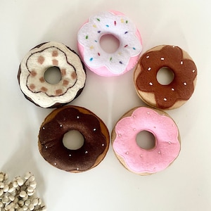 Felt donut, play food, play food, shop accessories, children&#39;s kitchen accessories, play kitchen accessories, bistro restaurant play, role play