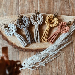 Macrame keychain,pocket pendant,macrame gift,keychain,keyband,accessories,mustard yellow,terracotta,macrame,keychain
