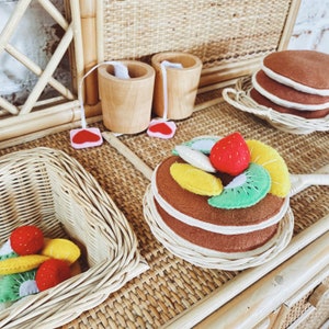 Felt pancakes with fruits, play food, shop accessories, children&#39;s kitchen accessories, play food