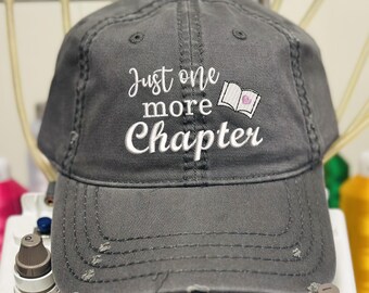 Casquette brodée Just One More Chapter : casquette pour les amoureux des livres