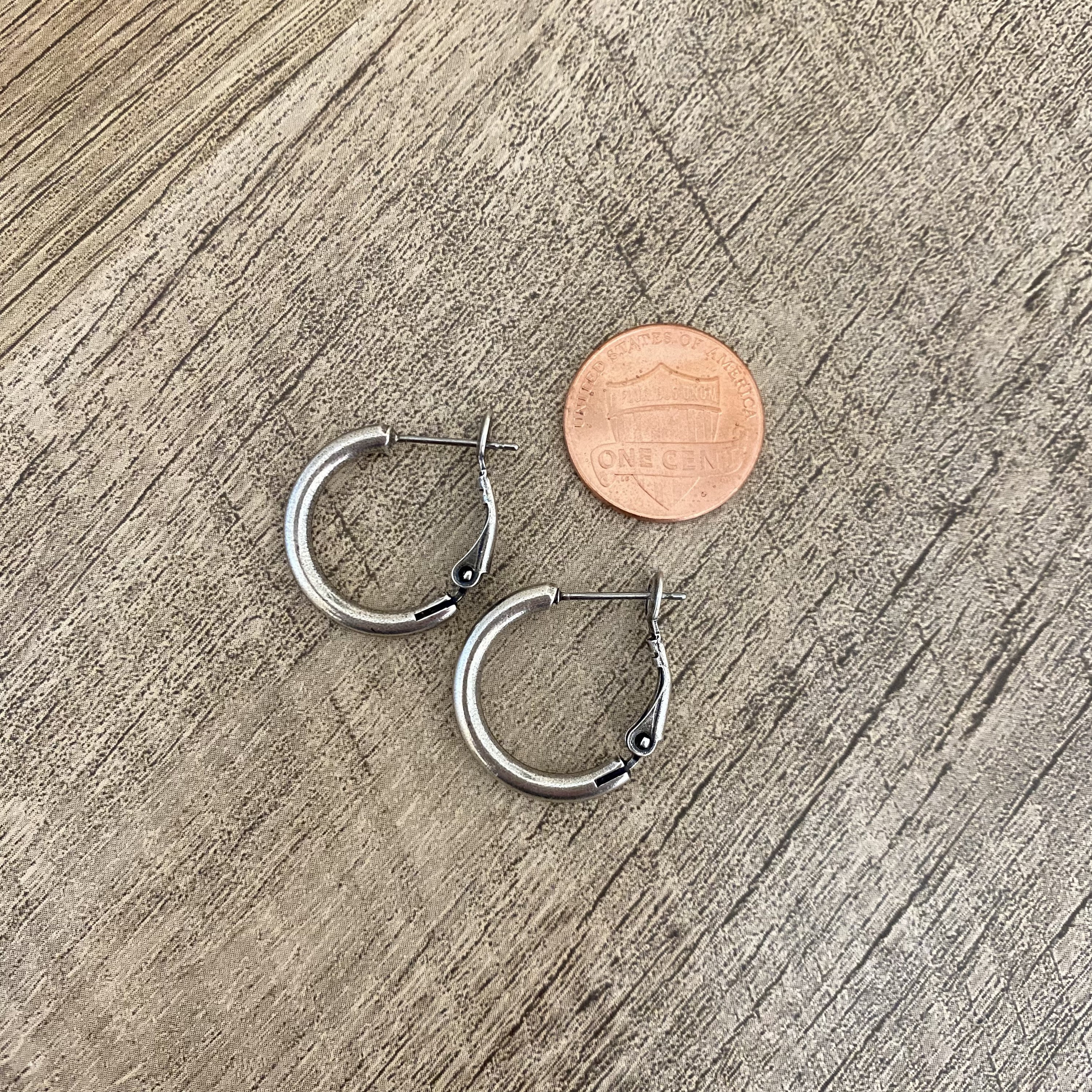 New Smaller Size Antique Silver 20mm Hoop Earrings / Sturdy