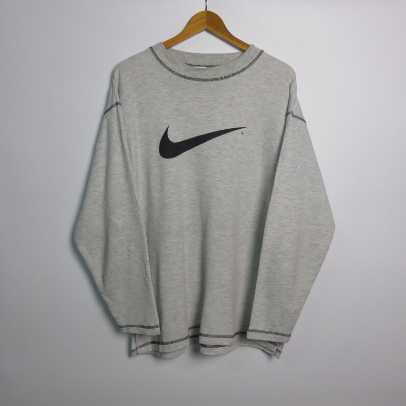 crewneck nike big swoosh