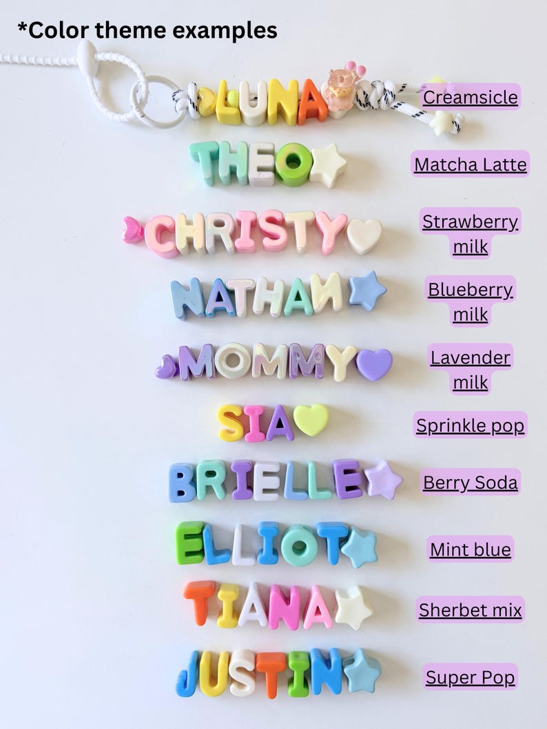 Op de afbeelding: Een collectie gepersonaliseerde sleutelhangers en naamplaatjes van siliconen kralen met verschillende kleurthema's, gelabeld als Creamsicle, Matcha Latte, Strawberry milk, Blueberry milk, Lavender milk, Sprinkle pop, Berry Soda, Mint blue, Sherbet mix en Super Pop.
