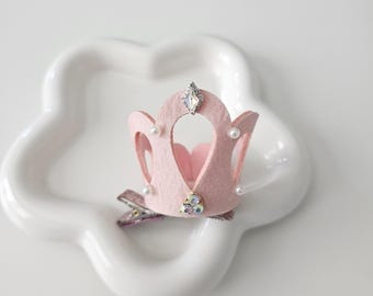 Pink crown clip for baby, toddler baby birthday crown hair clip, birthday girl crown, birthday party family photography prop milestones