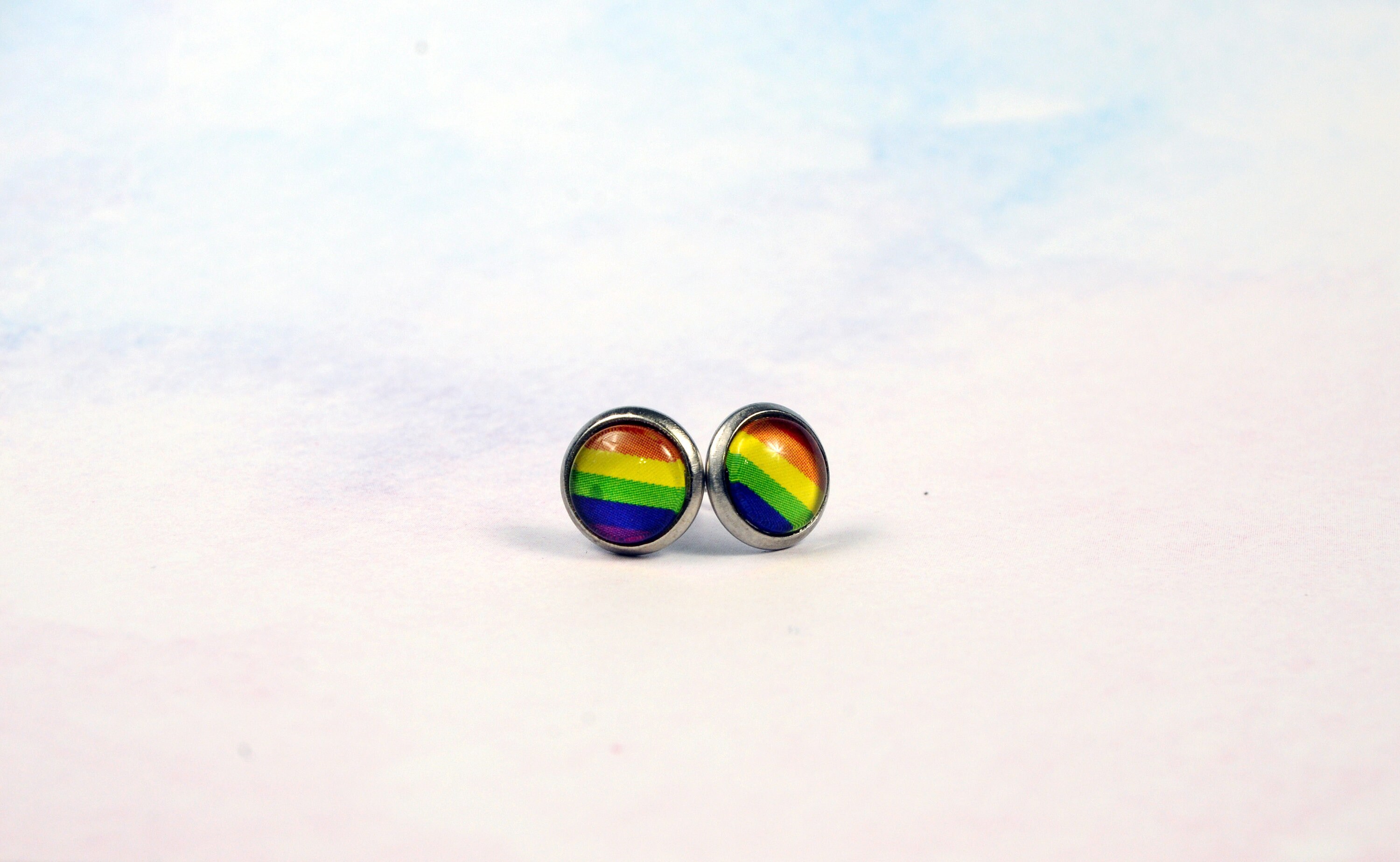 Arco iris Gay Orgullo Pendientes Studs - Hecho a mano acero inoxidable LGBT vidrio 8mm Pendientes