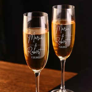 Champagne Flutes,Mr & Mrs Toasting Glasses,Gift for Bride,Wedding Decor,Wedding Gift,Set of 2,Custom Glasses,Wedding Favor