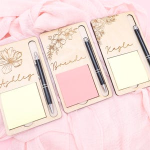 Personalized Floral Post-It Note Holder: Engraved Wood Desk Organizer