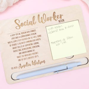 Engraved Wooden Social Worker Gift: Personalized Post-It Holder