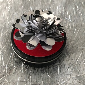 MATCHSTICKS in Tins