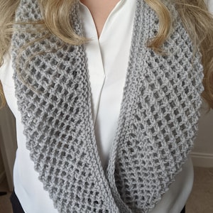 Handgestrickter Schlauchschal