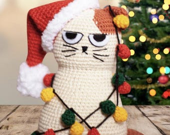 PDF Crochet Pattern - Grumpy Christmas Cat with Lights | Easy Fun