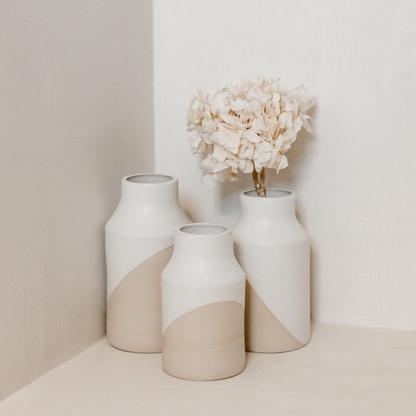 Vase en céramique pour fleurs design, Vase de fleur, décoration wabisabi, décoration artisanale, vase minimaliste brut, vase blanc naturel