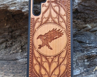 iPhone 17 16 & Galaxy S26 S25 Moon Raven Wood Phone Case