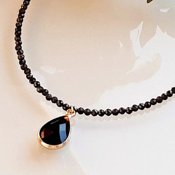 Schwarze Turmalin-Halskette, schwarzer Tropfenanhänger, schwarzer Halsreif, 2 mm Tumalin, schwarzer Tropfenanhänger, schwarzer Kristallanhänger