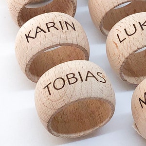 Portatovaglioli personalizzato con nome in legno segnaposto per tavolo