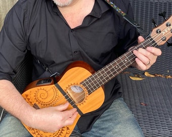 Kit de conversión de correa para ukelele: sujeción para la pala y envoltura para el cuerpo.