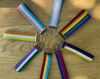 Llavero de pulsera con bandera del orgullo LGBTQ+ (arcoíris, transgénero, no binario, gay, lesbiana, asexual)