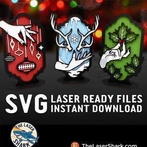 Könnte beinhalten: Drei lasergeschnittene Weihnachtsornamente aus Holz in Rot, Blau und Grün. Jedes Ornament zeigt eine Hand, die ein weihnachtliches Objekt hält. Der Text "SVG LASER READY FILES INSTANT DOWNLOAD" wird unter den Ornamenten angezeigt.