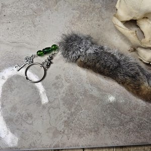 Dekorativer Kaninchen-Fuß-Schlüsselanhänger