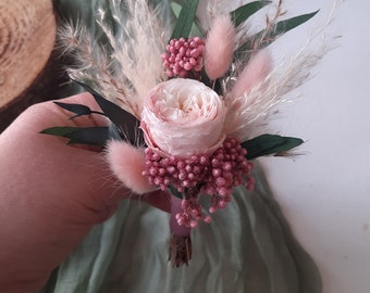 Boutonnière de mariage rose clair, boutonnière rose. Boutonnière pour homme, boutonnière bohème, boutonnière de fleurs séchées pour le marié