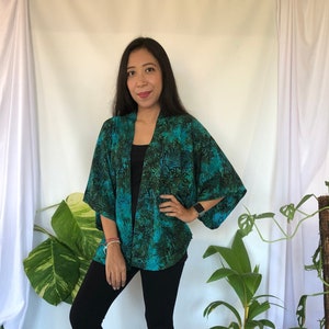 Outer Jacket in 100% Rayon Batik - Cardigan Bali Batik - Casual Blazer Handmade in Bali, Kimono Jacket, Spring Summer Jacket, Beach Cover up