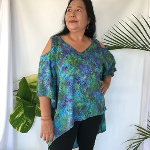 Cold Shoulder Hi Low Batik Blouse, Peek a boo Plus Size Top, Blue Green Rayon Short Kaftan, Loose Fit Hi Low Tunic, Kimono Poncho Batwing