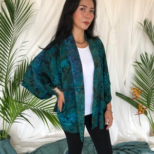 Outer Jacket in 100% Rayon Batik - Cardigan Bali Batik - Casual Blazer Handmade in Bali, Kimono Jacket, Spring Summer Jacket, Beach Cover up