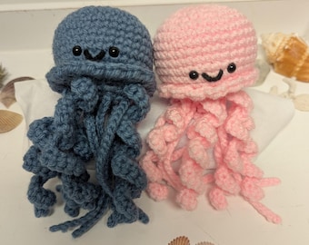 Medusa amigurumi de crochet: rosa chicle o azul tormenta