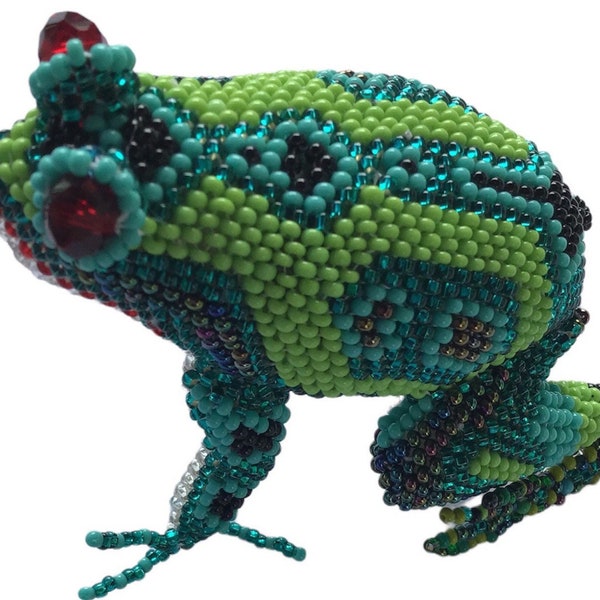 Beaded frog, hand beaded frog ornament,frog lover gift, beaded frog ornament,gift for her, gift for him, Guatemalan beaded frog, frog decor