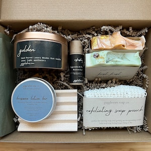 Deluxe Handmade Gift Box Set |  Natural Hand Crafted Soaps, Candle, Soap Dish, Soap Bag, Moisturizing  Lotion Bar, Lip Balm Unisex
