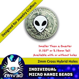 Puede incluir: Un diseño de cabeza alienígena blanca sobre una moneda de veinticinco centavos. El texto dice "Designed for Jewelry Crafters" y "Smaller Than a Quarter 0.125" or 3.17mm Tall". El producto es "Individual Micro Kandi Beads".